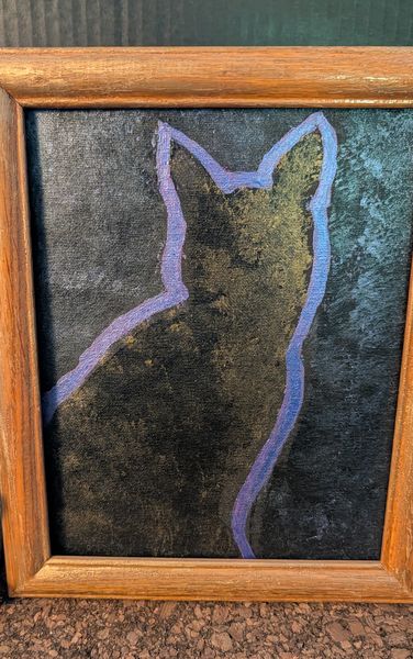 A violet contour line tracing a seated cat over dark mottled ground